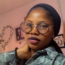 With palpable hostility, erstwhile actress Ellen Adarna lambasted recent  rumor alluding to her escape from a P10-million debt, the reason why she  reportedly left for the United States in a hush. Click