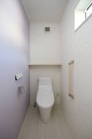 便器上の収納がうれしい かわいい内装のトイレ トイレのアイデア トイレ 収納 棚 トイレ