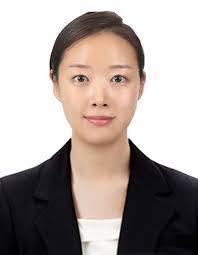 Lorraine Block's Instagram, Twitter & Facebook