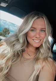 Ideas for a moving gift for a hairstylist?