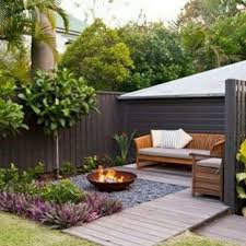 20 Minimalist Garden Design Ideas For Small Garden Trenduhome Small Courtyard Gardens Courtyard Gardens Design Small Backyard Patio
