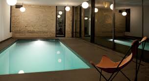 Posséder une piscine n'est plus un privilège. Piscine Jacuzzi Interieur Enredada