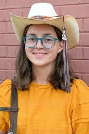 Karen Mardis's Instagram, Twitter & Facebook