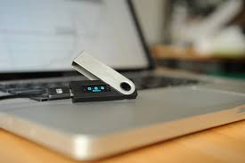 Why and how crypto works, blockchain, bitcoin, private and public keys, security. Everything To Know About The Ledger Nano S And Ledger Blue Wallet