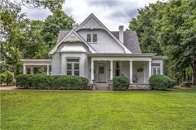 121 Lewisburg Ave Franklin Tn 37064 Zillow Victorian Homes Estate Homes House Styles