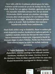 Leyla uyuyor ve onu yatağın kenarına oturmuş, fanilasını başına çekmiş, öne arkaya sallanırken buluyordu. Arka Kapak Arkakapakk Twitter