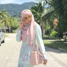 Haa kan dah kena tegur dengan pengacara majlis! 47 Mira Filzah Ideas Mira Beautiful Hijab Hijab Fashion