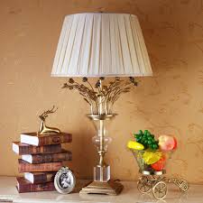 Pour votre lampe à arc, optez pour un globe à suspendre de style moderne ou industriel. Lampe A Poser En Cuivre Cristal Abat Jour De Tissu H80cm Fleur Or Pour Salon Chambre