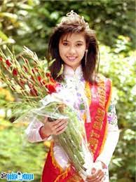 Hình ảnh của hà kiều anh năm 2008 với vóc dáng đậm hơn trước. Hoa Háº­u Ha Kiá»u Anh