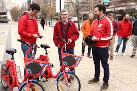 Desde 1962, radio el conquistador comparte lo mejor de la música, contenidos y entretención. Mayor Joaquin Lavin Awards Scoot A First Of Its Kind Permit To Operate Ebikes In Santiago Chile Markets Insider