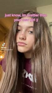 Elizabeth Vansickle's Instagram, Twitter & Facebook