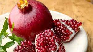 Tanaman ini dapat kita temukan di pekarangan rumah, baik pigmen ungu dalam buah dan sayur mengandung flavonoid, salah satunya adalah resveratrol. Ini Nih 11 Manfaat Baik Buah Delima Untuk Anak Yang Moms Wajib Tahu