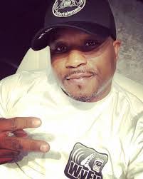 Duane Diggs's Instagram, Twitter & Facebook