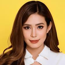 Filipino actress and gamer biography