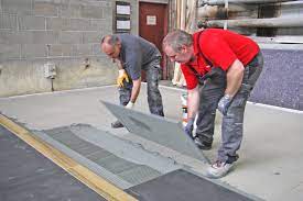 Trockenestrich ist eine praktische alternative zu nassestrich und lässt sich einfacher selbst verlegen. Grosse Formate Auf Trockenestrich Bauhandwerk