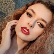 Make-up by Claudia Trifu