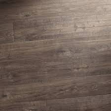 Mohawk Home Southbridge Scraped Oak 10mm Thick Laminate Flooring With Splashdefense Technology 2mm Pad Attached In 2020 Laminate Flooring Oak Laminate Flooring Oak Laminate