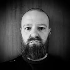 𝐋𝐀 𝐑𝐈𝐌𝐎𝐍𝐓𝐀 𝐃𝐈 𝐒𝐀𝐍𝐓𝐈𝐍 𝐒𝐨𝐭𝐭𝐨𝐭𝐢𝐭𝐨𝐥𝐨 "𝐒𝐄 𝐒𝐎𝐋𝐎  𝐅𝐎𝐒𝐒𝐄 𝐏𝐈𝐔' 𝐋𝐔𝐍𝐆𝐎!" Il Tor des Glaciers è considerato il “TOR  XXXL” con i suoi 450 km e 32.000 metri di dislivello. In questo momento,