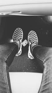 Black And White Checkered Vans Wallpaper Checkered Vans Aesthetic Vans Gaya Pria Kasual
