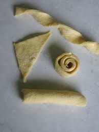 Si la pâte feuilletée reste compliquée pour vous, pensez à la commander chez votre pâtissier. Que Faire Avec Vos Reste De Pate Feuilletee L Amour De La Cuisine