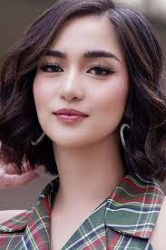 Regina Dizon's Instagram, Twitter & Facebook