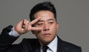 Comedian Kim Jun Ho speaks