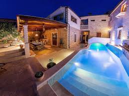 Maison De Vacances Abda A Brac Sumartin 7 Personnes Location Croatie Interhome En 2020 Maison De Vacances Location Croatie Et Vacances Croatie