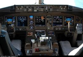 It is the world's largest twinjet. 9v Sri Boeing 777 212 Er Singapore Airlines Ttt Jetphotos