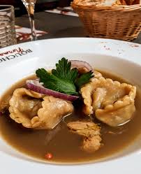 Les Produits De Normandie Sont A La Carte Du Bouchon Normand Au Havre Boeuf Au Foie Gras Plat Cuisine