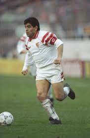 1992 1993 galatasaray'lı futbolcular maradona hakkında konuşuyorlar. Un Chien Andalou Maradona S Dog Days At Sevilla The 90s Football Party