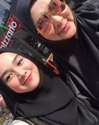 Abby spoke to reporters after. Lelaki Baju Putih Tu Bakal Menantu Ke Hihi Helok Je Budaknya Netizen Berita Kopak Media