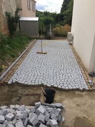 Verlegung Von Granitpflastersteinen Aus Portugal Camino De Ladrillo Patio De Concreto Patios De Ladrillo