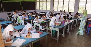 Sebab gaji pns sekarang ini hanya didasarkan atas golongan berdasarkan informasi yang ada, pada tahun 2018 nanti anggaran untuk gaji pegawai negeri sipil tahun 2018 akan dirancang dengan perbandingan jarak gaji paling rendah. Makan Gaji Buta Dakwaan Berat Untuk Guru