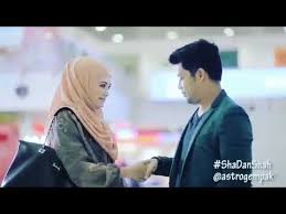 From the stars of the good place to a pair of pretty little liars, check out our gallery of celebrity besties. Download Sha Dan Shah Episod 2 Mp4 Mp3 3gp Mp4 Mp3 Daily Movies Hub