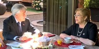 El domingo 3 de noviembre, cuando más de mil ciclistas sí lograron llegar hasta a residencia de piñera y manifestarse. Bachelet Y Ministro Fernandez Llegan A Casa De Sebastian Pinera Para Tomar Desayuno La7 Cl