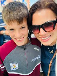 KAREN SAMUELS (@kazsamz)