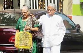 Pyarelal Ramprasad Sharma Laxmikant Pyarelal Loves His Parrot Mithoo Reveals Wife Sunila Laxmikant pyarelal is the name adopted by the indian film composing duo of mandolin player laxmikant shantaram kudalkar (born 1937; pyarelal ramprasad sharma laxmikant