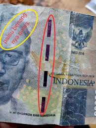 Cara berikut ini adalah cara yang paling mudah, sebelumnya siapkan beberapa peralatannya. Heboh Uang Palsu Rp 50 000 Sangat Mirip Dengan Uang Asli Ini Cirinya Makassar Terkini