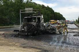 Distracted drivers are the top cause of car accidents in the u.s. 1 Severely Injured In High Speed Crash Fire On I 95 Near Dale City Wtop