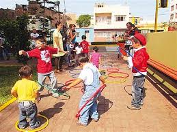 Los juegos tradicionales son aquellas manifestaciones lúdicas que se transmiten de generación en generación. Juegos Tradicionales Del Peru Todo Lo Que Necesita Saber De Ellos
