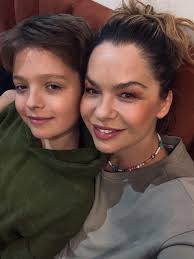 Andrzejki to nasza rocznica. Od 23 lat świętowaliśmy ten dzień. W lipcu jak  zobaczyliśmy, że w Andrzejki na Atlas Arenie będzie koncert Jimka bez  wahania kupiliśmy bilety. Kamil zmarł 18 sierpnia. Tak.