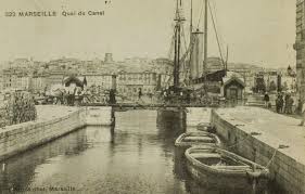 Quand Le Vieux Port Avait Des Airs De Venise Avec Son Canal De La Douane Marseille Vieux Port Image De Marseille