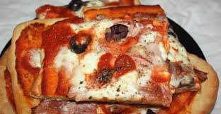 Una golosità unica che pizza fatta in casa: Pizza Bassa Croccante Qui A Casa La Pizza In Teglia Piace Cosi