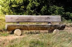 Massives rustikales holz bürgt für stabile konstruktion der holzbänke bei herrlicher struktur, harmonische farbe und solider verarbeitung. Ratgeber Gartenbank Holz Kauf Zubehor Pflege Gartenbank Holz Store