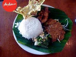 One Of The Yummy Local Food Nasi Pecel Ayam Asian Recipes Food Local Food