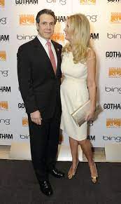 Lee purchased the home in 2008 for $1. Sandra Lee S First Thought About Boyfriend Andrew Cuomo Was Super Racy