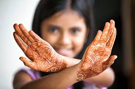 Contoh gambar motif henna di jari contoh gambar henna di kaki yang mudah dan simple. Pin On Gambar Bagus