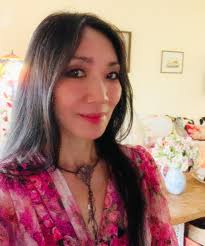 整理地震後的工作室….發現25年前的作品，被我遺忘在角落… 這一震，又讓它再被關注😏💕