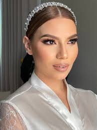 Brides — Derek Munoz