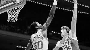 When utah jazz mark eaton, 7'4″ introduces rudy gobert, 7'1″ to the right big bicycle during their lunch, they talk dirtysixer bike! Mark Eaton Shot Blocking King And Jazz Great Dies At 64 Abc News